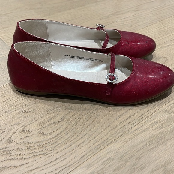 Childrens place girls red dress shoes! Size 6 - Picture 4 of 5